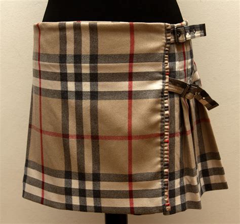 used burberry skirt